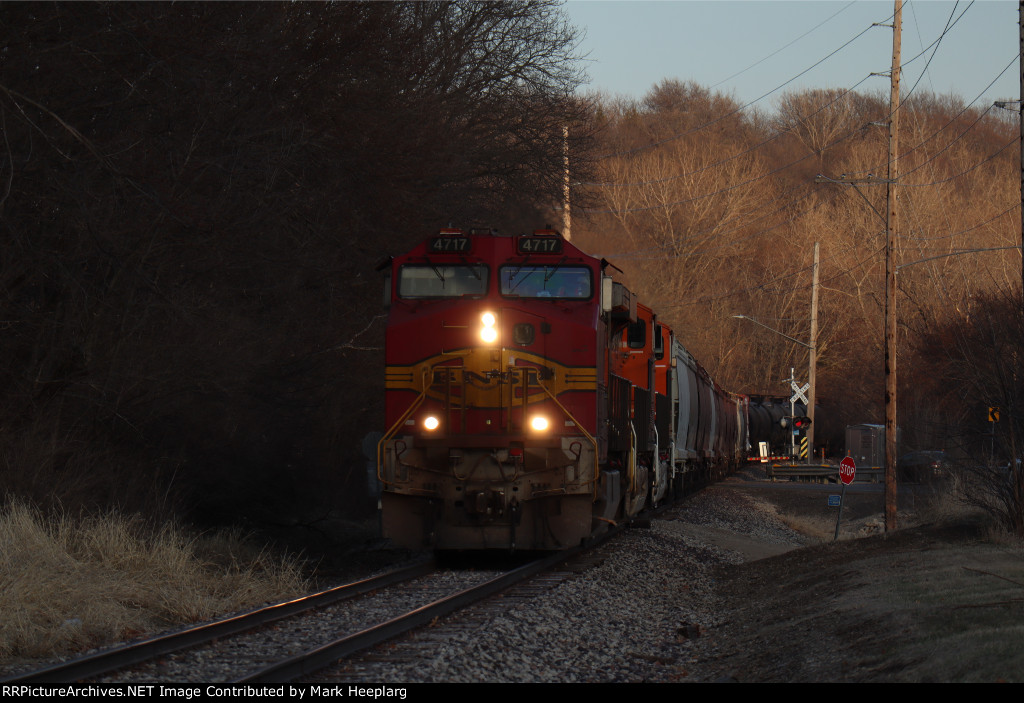 BNSF 4717